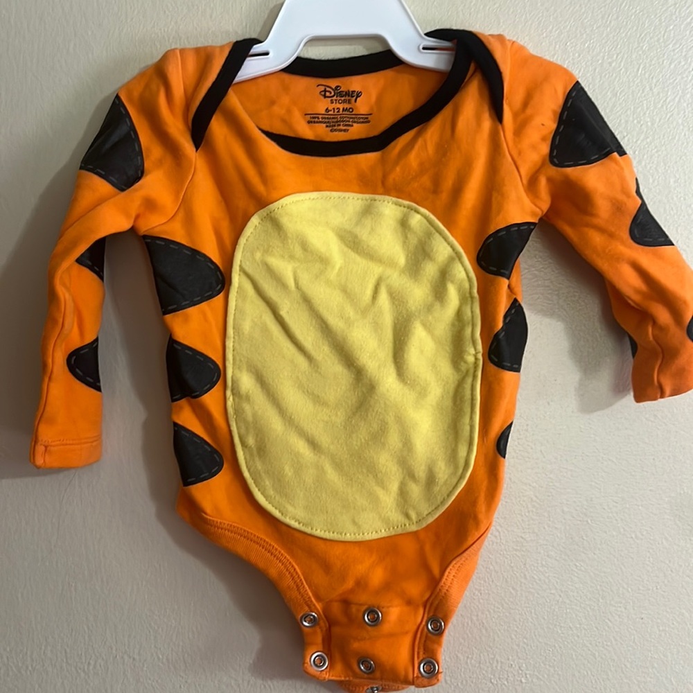 Disney Store Tigger Winnie the Pooh onesie 6-12 months infant top bodysuit